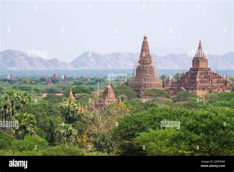 temples of bagan in myanmar Stock Photo - Alamy