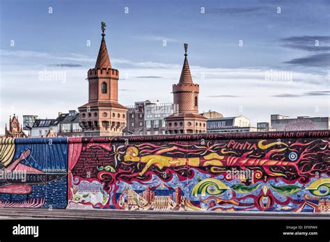 Berlin Wall . East Side Gallery, Oberbaumbruecke, Berlin, Germany Stock Photo - Alamy