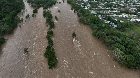 Cairns floods: Up to 1400 damaged homes as recovery cost to be billions | The Courier Mail