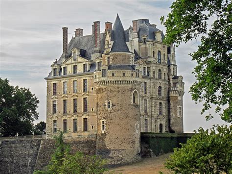 Brissac-Quincé (Maine-et-Loire) | Le château de Brissac. Le … | Flickr
