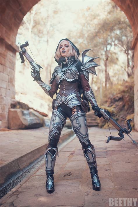 Elarte Cosplay: Diablo 3 - Demon Hunter Cosplay