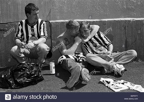 Newcastle united fans wembley Black and White Stock Photos & Images - Alamy