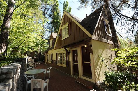 Saddleback Inn Lake Arrowhead, California, US - Reservations.com