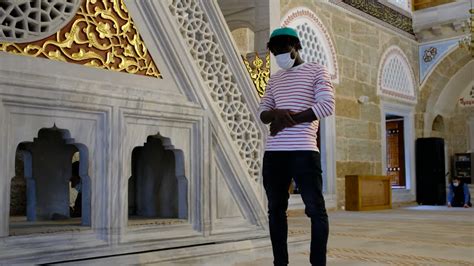 Free stock video - Black man praying in mosque