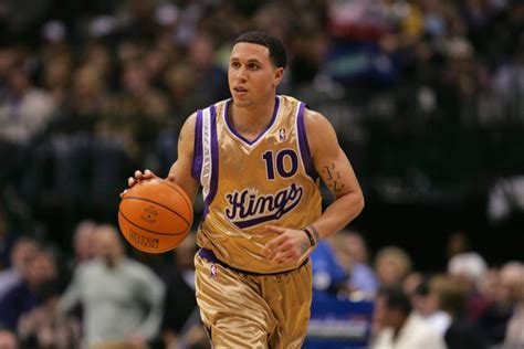 Longtime NBA Star Mike Bibby Is Barely Recognizable Today - The Spun