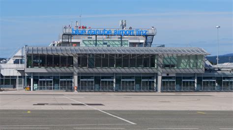 linz-airport - Bostonair GmbH