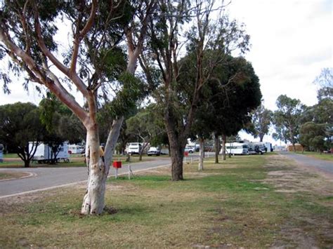 Tumby Bay Caravan Park - Tumby Bay Area for tents and camping