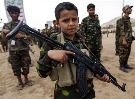 Yemen Rights Group Reveals over 30,000 Child Soldiers Recruited by Houthis