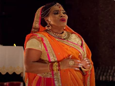 US singer Mary Millben performs 'Om Jai Jagdish Hare' for Diwali, video ...