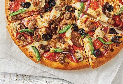 What Toppings are on a Supreme Pizza? (You Have to Try This)