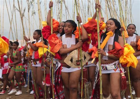 Zulu Reed Dance - A Celebration of Womanhood in South Africa - KenteTV