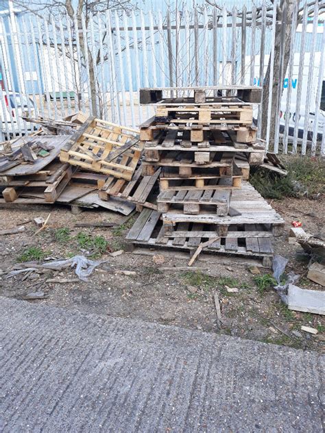 Broken pallets - Free for repair or firewood | in Huntingdon, Cambridgeshire | Gumtree