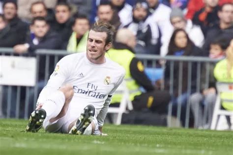 Real Madrid star Gareth Bale taken off injured with apparent recurrence ...