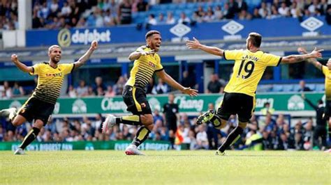 Miguel Layun Scores In His Premier League Debut | The18