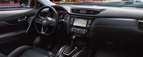 What's Inside the 2018 Nissan Rogue Interior? | Dennis Dillon Nissan