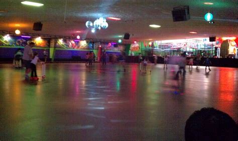 Sparkles Roller Rinks – Skating Rinks Near Me