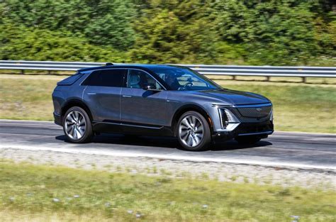 Cadillac Lyriq review | Move Electric