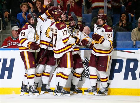 Minnesota Duluth wins second straight NCAA hockey title and third overall, beating UMass