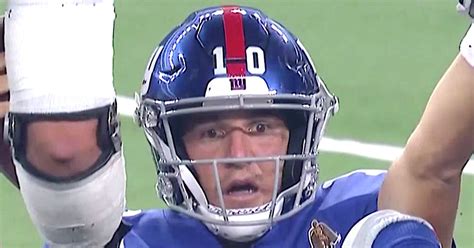 Eli Manning's Face Turns Meme-Worthy In A Hurry Against Cowboys | HuffPost