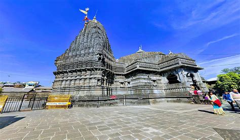 10 Best Temples In Maharashtra For A Mesmerizing Religious Experience