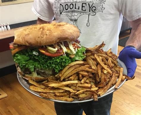 Dooley's 5lb Burger Challenge - FoodChallenges.com - FoodChallenges.com