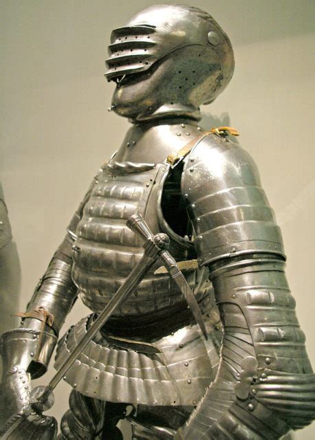 Original examples of Maximilian Armour-the early 16th-century German plate armour ...