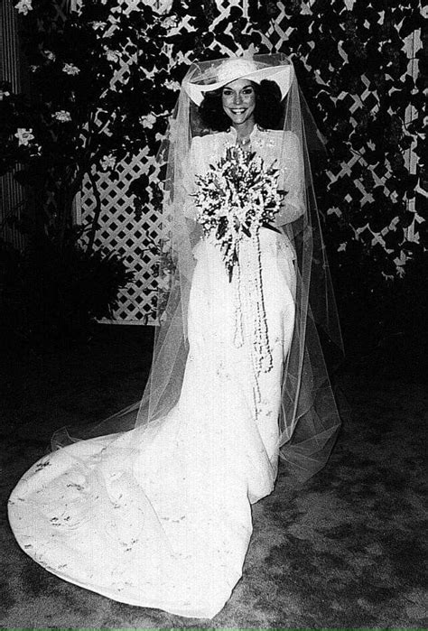 Karen Carpenter (31 August 1980, Wedding Day) | Karen carpenter, Wedding, Beautiful bride