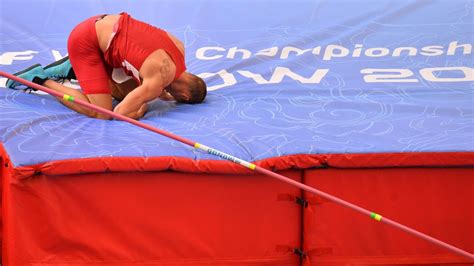 Decathlon champ Hardee out after high jump failure - Eurosport