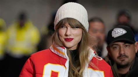 Taylor Swift continues to get screen time as she supports Travis Kelce during the NFL playoff ...