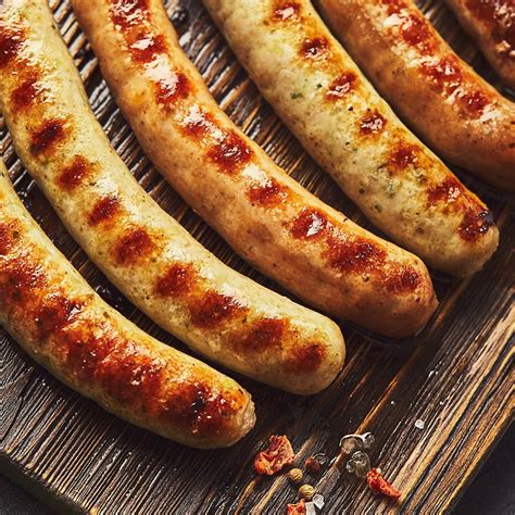 Classic Bratwurst Sausage Made From Our Favourite German Recipe Using Only Our Best Pork 450 g ...