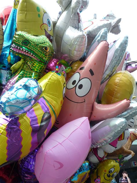 1080x1812 wallpaper | spongebob squarepants and patrick star balloon ...