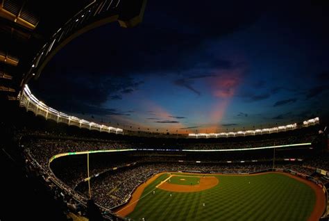 Night scene at Yankee Stadium in New York | Yankee stadium, New york ...