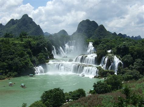 Detian Waterfall, China. [2048×1536] : r/EarthPorn