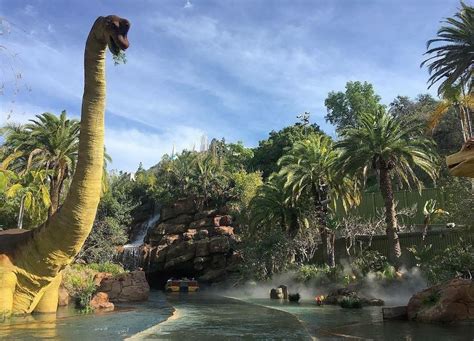 Jurassic Park Ride at Universal Studios Theme Park Walt Disney World ...