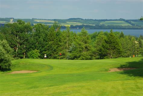 Gull Lake Golf Course | Visit Central Alberta