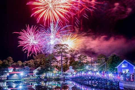 Best Places to Watch the Baytowne Wharf Fireworks - The Good Life Destin