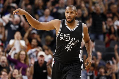 Q&A: Spurs' Boris Diaw on big cats, his children's book and photography - CBSSports.com