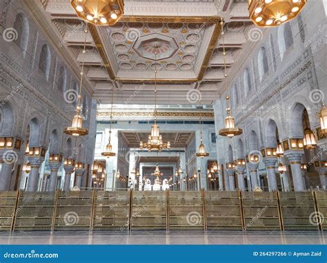 Mecca , Saudi Arabia- Makkah - Al Haram Mosque from Inside Editorial ...