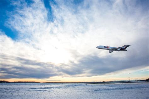 Check out this great photo of a FedEx Express Boeing #727 landing at # ...