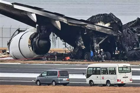 Runway warning lights at Tokyo Haneda airport were reportedly broken ...