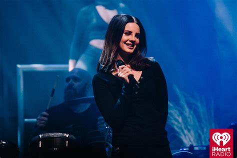 PHOTOS: Lana Del Rey Live in NYC | iHeart