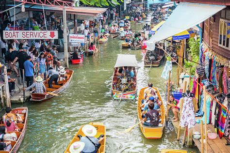 Damnoen Saduak Floating Market Photograph by Marla Brown | Pixels