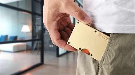 This ultra-slim RFID wallet is designed to also repel germs | Mashable