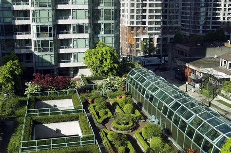 Urban Rooftop Gardening in High Rise Buildings | Rooftop garden urban ...