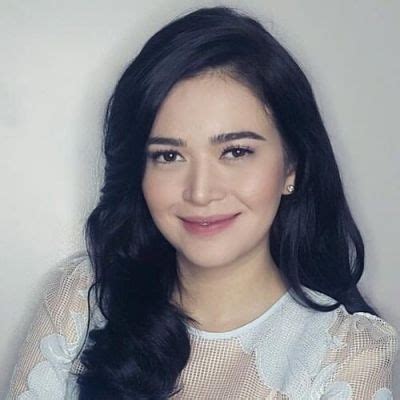 Who Is Bela Padilla Boyfriend? Relationship & Age Explore