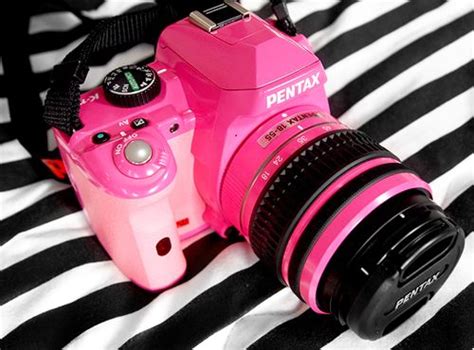 OMG- I WANT THIS DIGITAL SLR!!!!! SO BADLY!!! | Pink camera, What's my ...