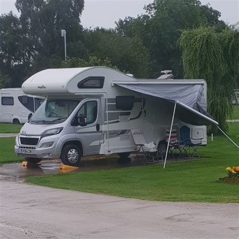 Using the canopy for rain protection – Motorhome Mods UK