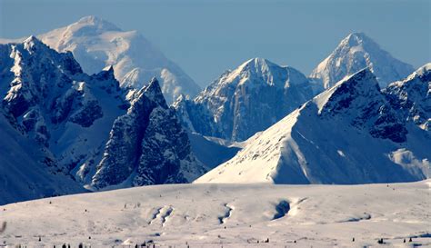 File:Peaks of the Alaska Range (1).jpg - Wikimedia Commons