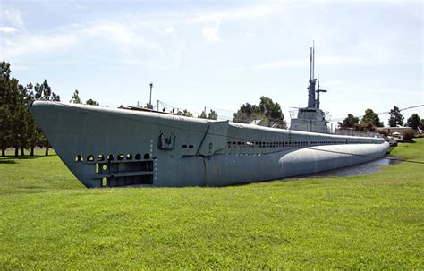 Veterans Saved the USS Batfish (SS-310) By Moving It to a Soybean Field | LaptrinhX / News