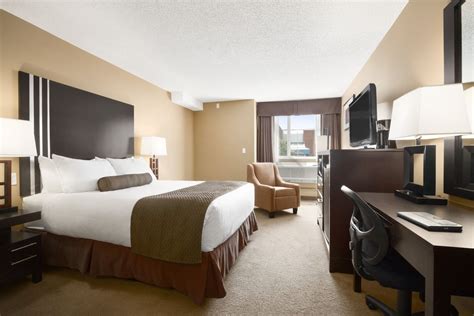 Days Inn by Wyndham Calgary Northwest | Calgary, AB Hotels